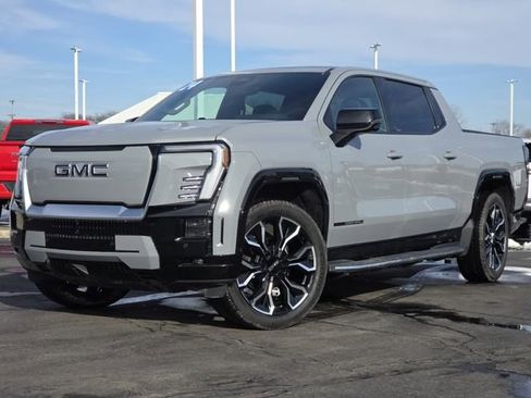 Used 2024 GMC Sierra EV Denali image 2