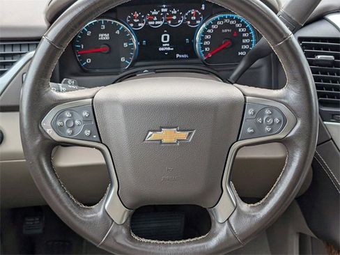 Used 2020 Chevrolet Suburban Premier image 9