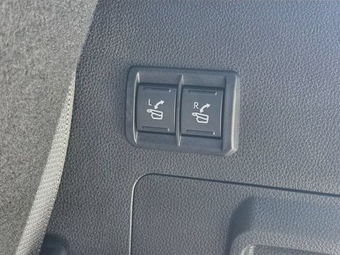 Used 2023 Toyota Sequoia Platinum AWD/4WD image 13