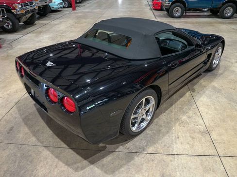 Used 2003 Chevrolet Corvette Convertible w/ Preferred Equipment Group1 RWD image 31