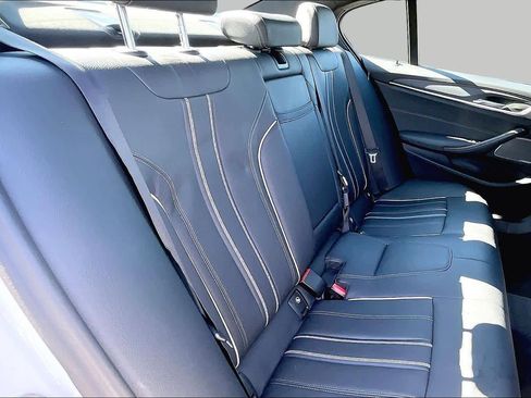 Used 2023 BMW 530i w/ Premium Package RWD image 19