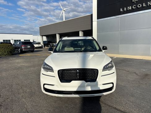 Certified 2023 Lincoln Aviator Reserve w/ Equipment Group 201A image 2