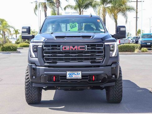 Used 2025 GMC Sierra 2500 AT4 w/ AT4 Premium Plus Package AWD/4WD image 2