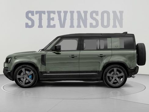 Used 2023 Land Rover Defender 110 SE AWD/4WD image 2