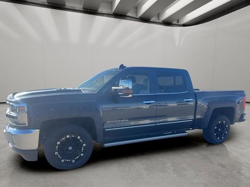 Used 2018 Chevrolet Silverado 1500 LTZ w/ LTZ Plus Package image 6