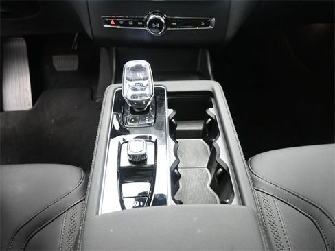 Used 2025 Volvo XC90 B5 Core w/ Protection Package image 13