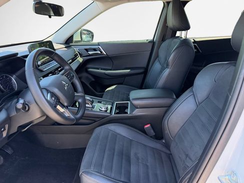 Used 2024 Mitsubishi Outlander SE AWD/4WD image 12