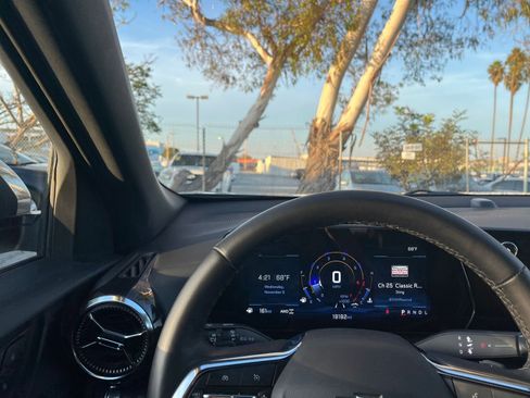 Used 2025 Chevrolet Equinox LT image 34