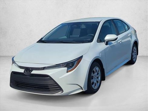 Certified 2025 Toyota Corolla LE FWD image 1