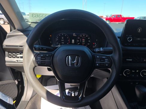 Used 2023 Honda Accord EX image 11
