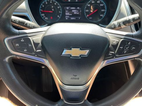 Used 2019 Chevrolet Equinox LS FWD image 31