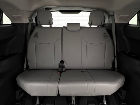 Used 2025 Toyota Sienna XLE w/ XLE Plus Package AWD/4WD image 17