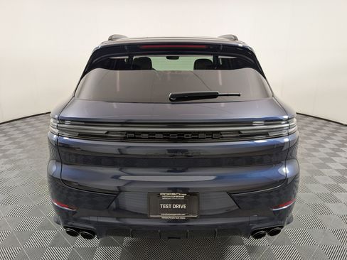 Certified 2026 Porsche Cayenne GTS AWD/4WD image 11