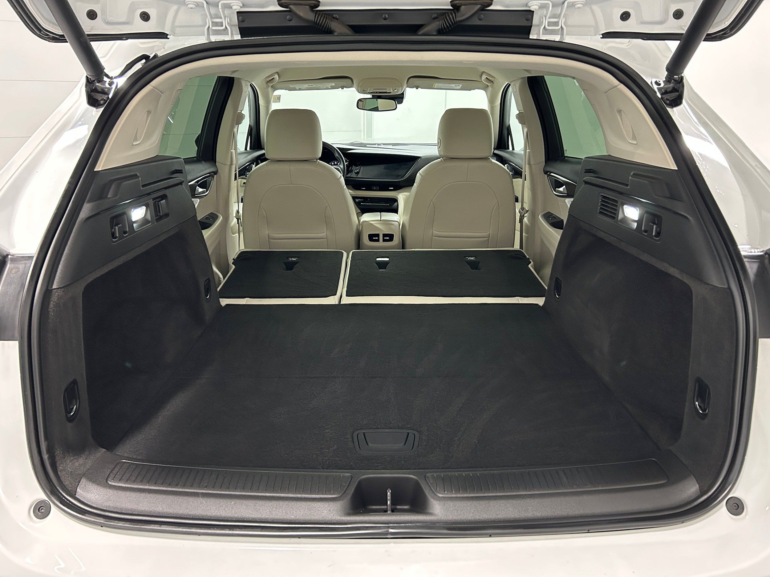Used 2022 Buick Envision Essence w/ Technology Package I AWD/4WD image 33