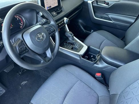 Used 2025 Toyota RAV4 XLE AWD/4WD image 4