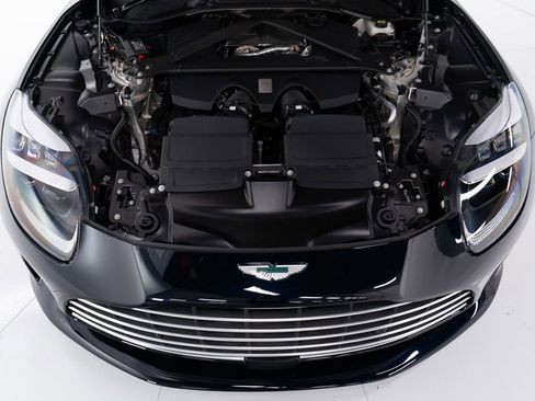 Used 2025 Aston Martin DB12 Coupe image 41