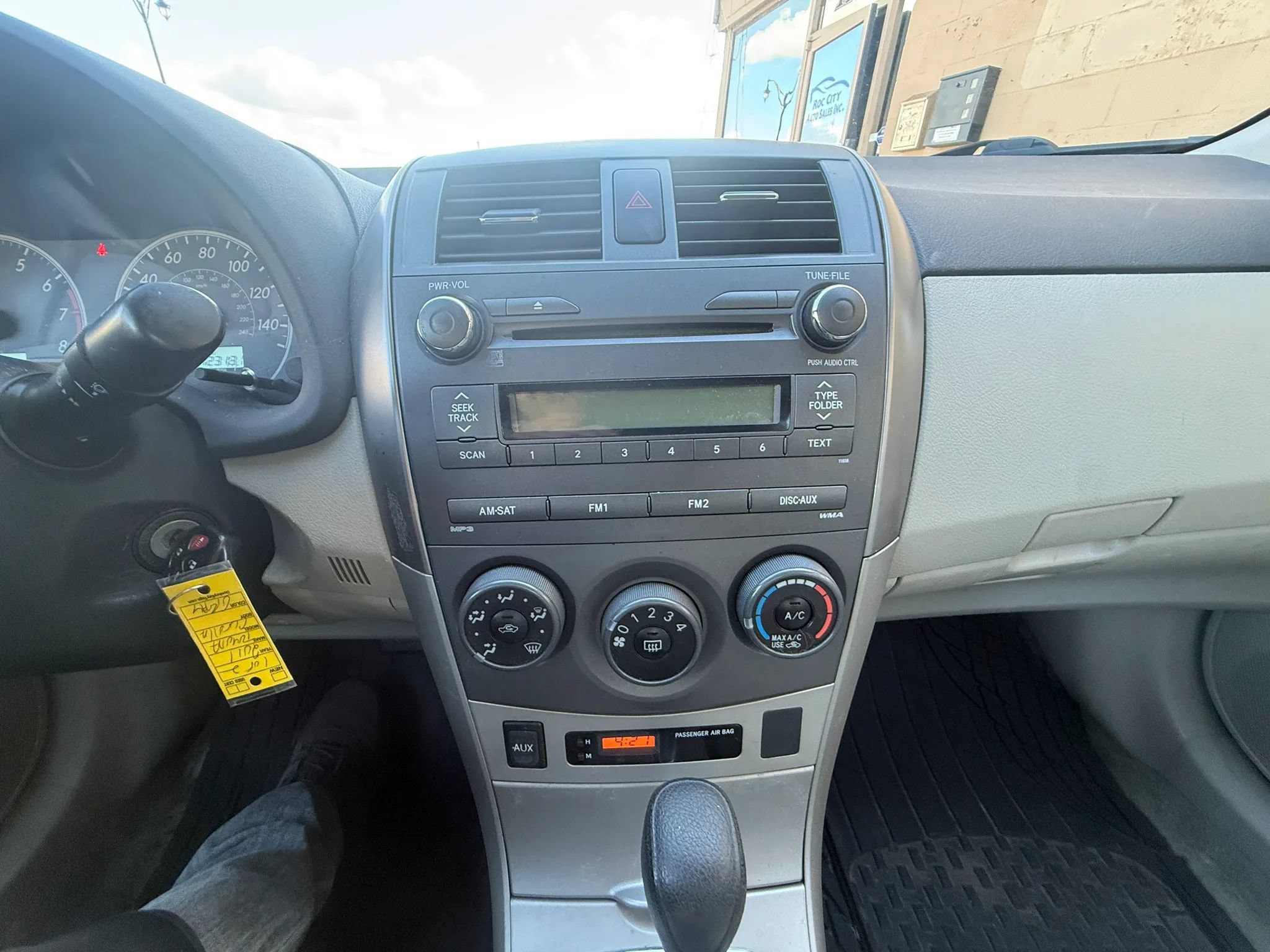Used 2011 Toyota Corolla LE FWD image 14