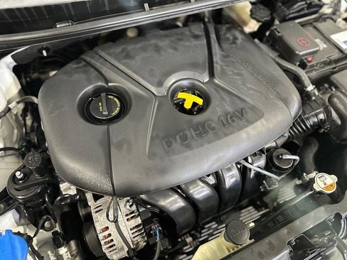 Used 2016 Hyundai Elantra SE w/ Option Group 02 FWD image 32