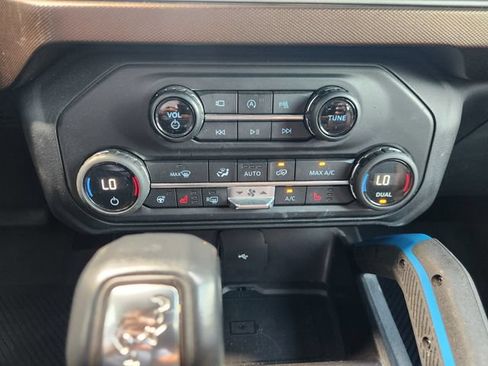 Used 2021 Ford Bronco Outer Banks w/ Sasquatch Package AWD/4WD image 18