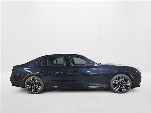 New 2025 BMW i7 eDrive50 w/ M Sport Package image 4