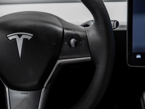 Used 2023 Tesla Model Y Long Range AWD/4WD image 19