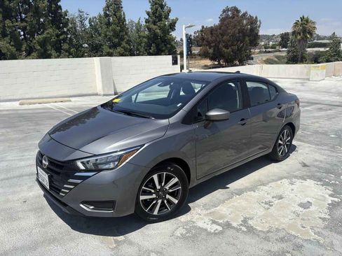 Used 2025 Nissan Versa SV FWD image 3