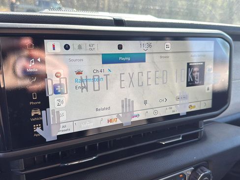 New 2025 Jeep Gladiator Sport image 18