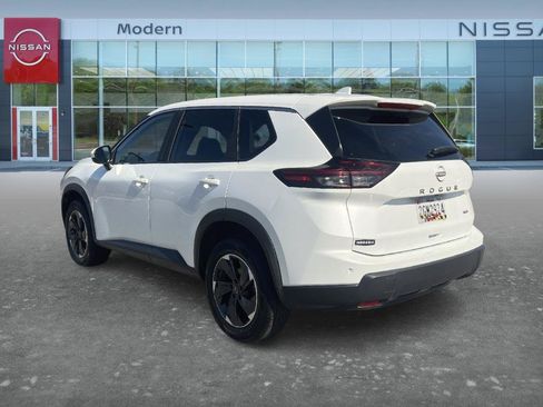 Certified 2025 Nissan Rogue SV AWD/4WD image 7