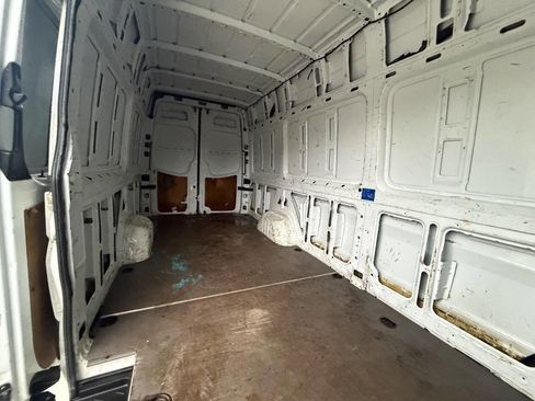 Used 2018 Mercedes-Benz Sprinter 2500 image 21