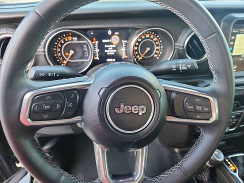 Used 2023 Jeep Gladiator Overland w/ Popular Equipment Package AWD/4WD image 9