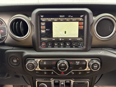 Used 2018 Jeep Wrangler Unlimited Rubicon image 24