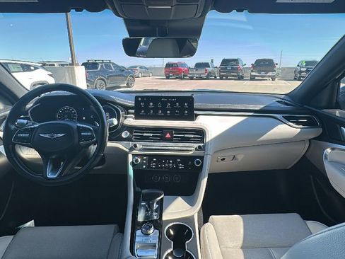 Used 2024 Genesis G70 2.5T image 21