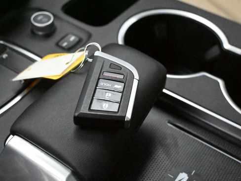 Certified 2024 Acura MDX SH-AWD w/ Technology Package image 6