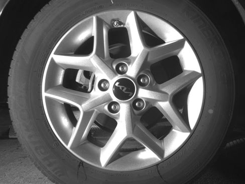 Used 2025 Kia Soul LX w/ LX Technology Package FWD image 15