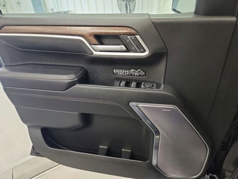 Used 2023 Chevrolet Silverado 1500 High Country w/ Technology Package image 28