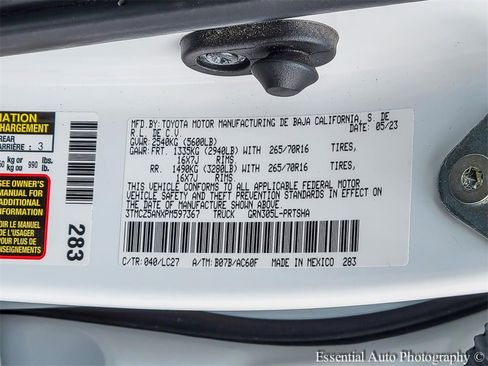 Used 2023 Toyota Tacoma TRD Off-Road w/ TRD Premium Off Road Package image 36