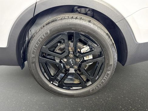 Certified 2023 Kia Telluride EX X-Line image 33