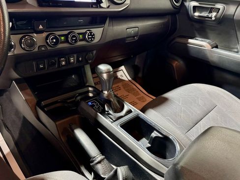 Used 2018 Toyota Tacoma TRD Off-Road image 20