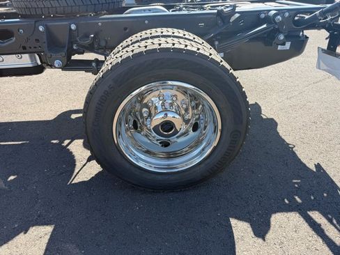 New 2026 Ford F550 4x4 Crew Cab image 17