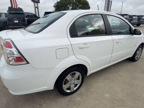 Used 2009 Chevrolet Aveo LT w/ Power and Convenience Package FWD image 8