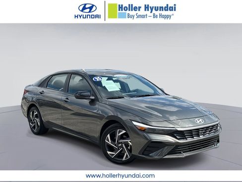 Certified 2025 Hyundai Elantra Sport image 1