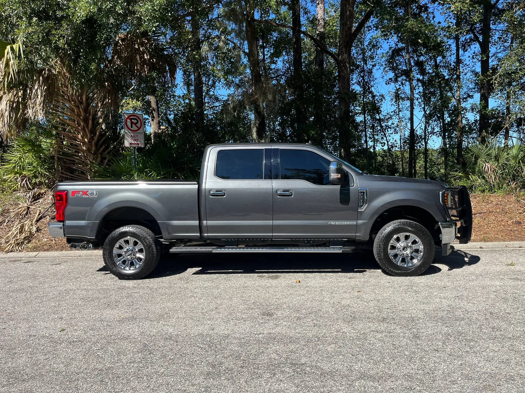 Used 2019 Ford F250 XLT w/ XLT Premium Package AWD/4WD image 5