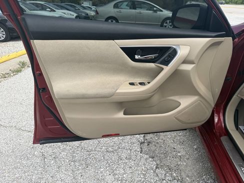 Used 2013 Nissan Altima 3.5 SV FWD image 17