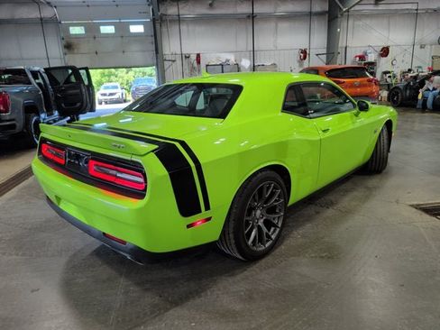 Used 2015 Dodge Challenger SRT w/ Technology Group RWD image 3