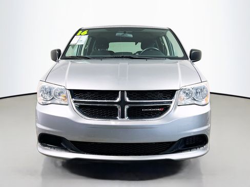 Used 2016 Dodge Grand Caravan SE w/ Quick Order Package 29E SE FWD image 11
