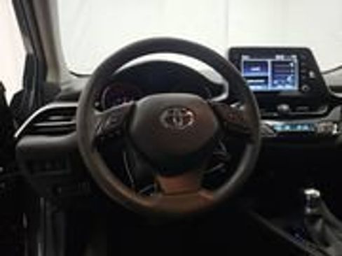 Used 2020 Toyota C-HR LE FWD image 9