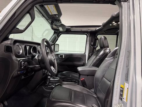 Used 2023 Jeep Wrangler Unlimited Sahara w/ Cold Weather Group AWD/4WD image 22
