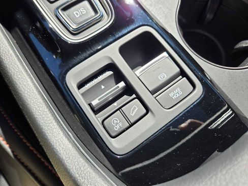 Used 2025 Honda Pilot TrailSport image 30