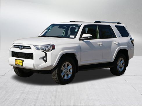 Certified 2024 Toyota 4Runner SR5 Premium image 3
