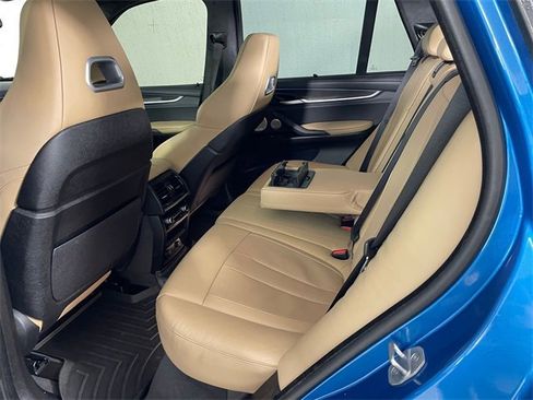 Used 2018 BMW X5 M image 19